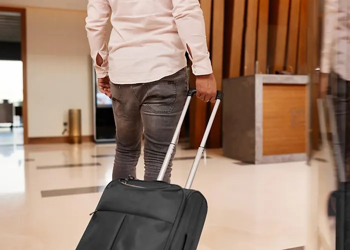 Staybridge Suites Dubai Al-Maktoum Airport By Ihg
